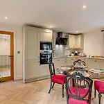 2 Bed In Carlisle Oc-96302 بيت للعطل